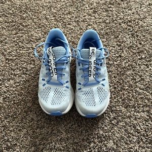 Women’s On Cloudsurfer tennis shoes